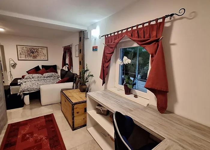 Divine House * Motnik